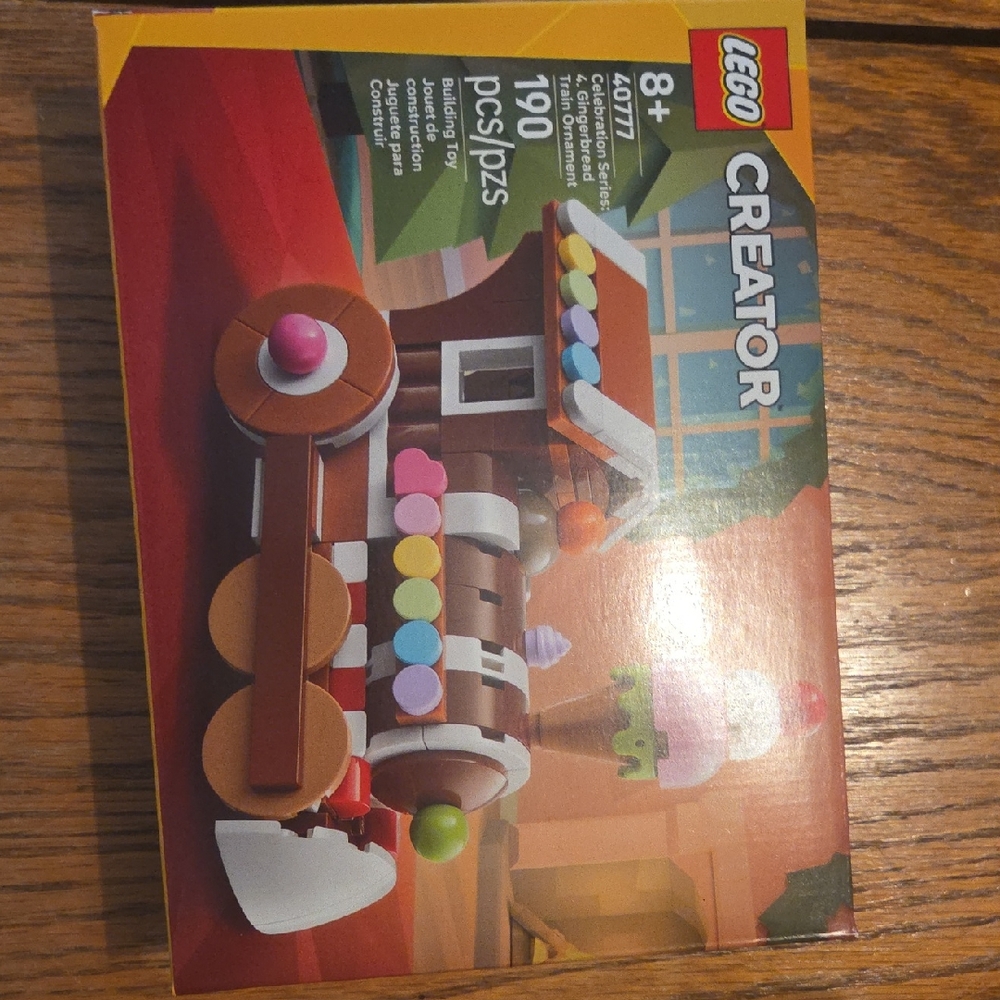 LEGO Creator Celebration Series 4. Gingerbread Train Ornament. Brand New